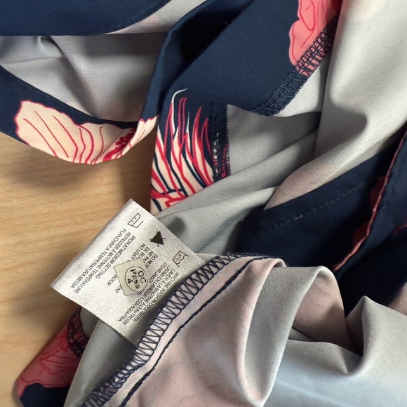 Sunset X Vine S Men's EUC/MINT condition Navy Shirt with Pink Pineapple Print - Picture 12 of 13